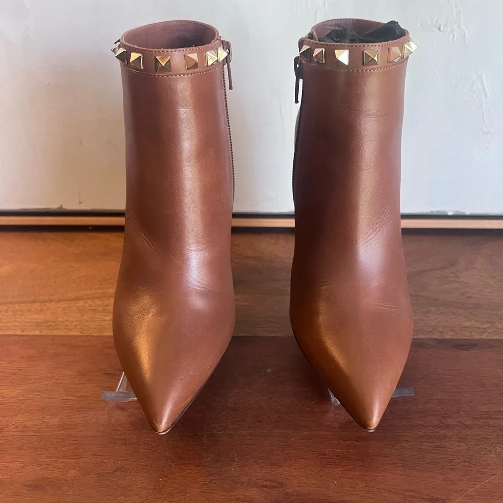Valentino Garavani Camel Leather Pointed Ankle Booties with Gold Stud Trim - Picture 1 of 9